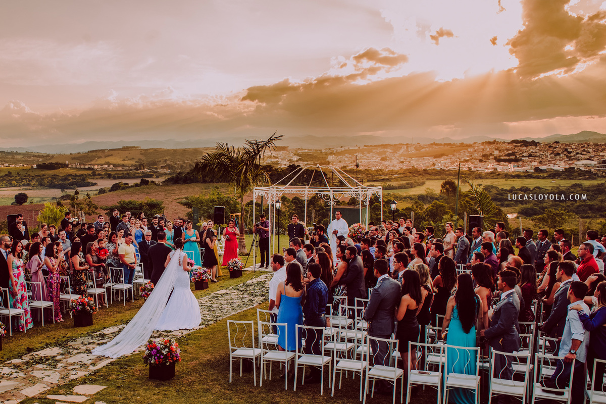 Como escolher o sapato perfeito para casamento ao ar livre