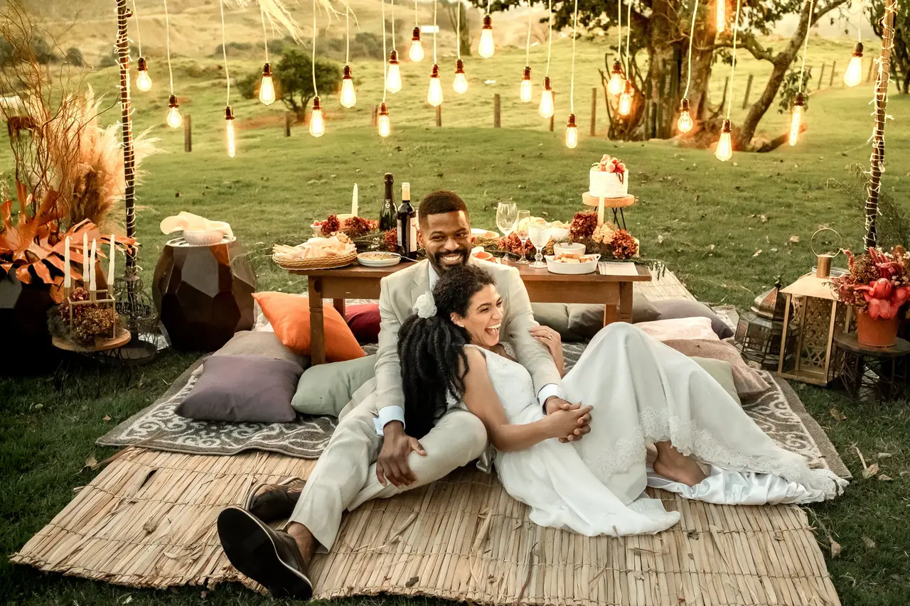 Vestimenta Ideal para Casamento ao Ar Livre: Dicas para Noivos e Convidados