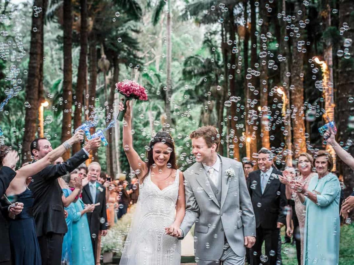 Vestimenta Ideal para Casamento ao Ar Livre: Dicas para Noivos e Convidados