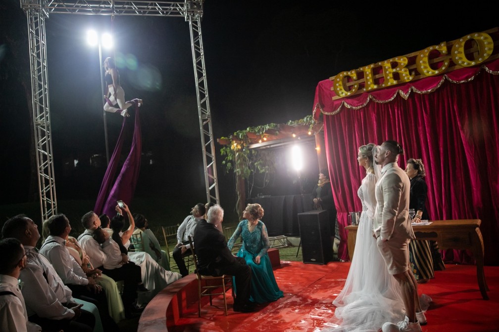 1. Ideias Criativas para Convites de Casamento com Tema de Circo
2. Músicas Inesquecíveis para a Entrada dos Noivos em um Casamento Circense
3. Como Criar um Photo Booth Divertido com Tema de Circo
4. Dicas de Lembrancinhas com Tema de Circo para Casamentos
5. A Magia do Circo Vintage: Inspirações para seu Grande Dia