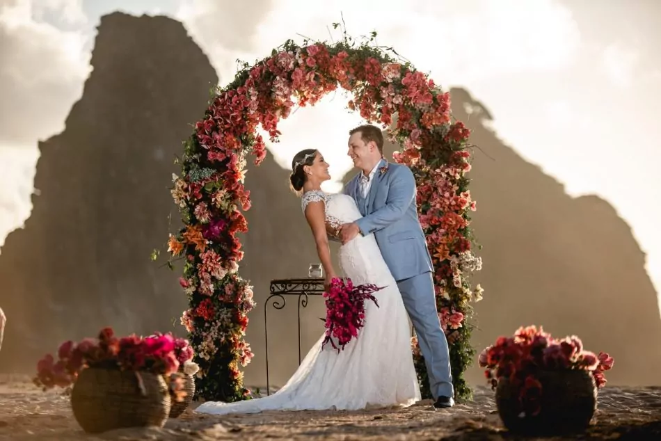 Guia Completo: O Que Vestir em Casamentos de Dia para Convidadas