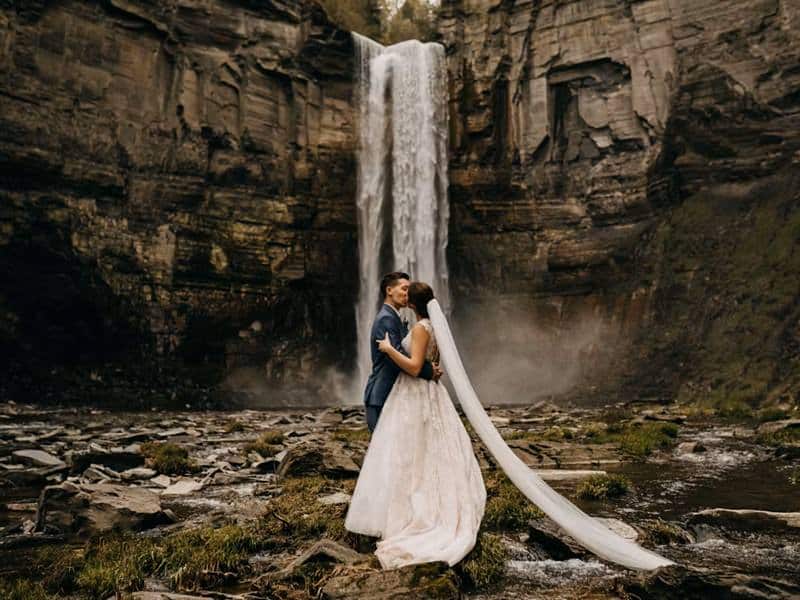 5 ideias de títulos:
1. Os Melhores Espaços para Casamento em Cachoeira Paulista: Guia Completo
2. Casamento na Canção Nova: Opções e Dicas para uma Cerimônia Inesquecível
3. Guia de Buffets e Espaços Campestres para Casamentos no Vale do Paraíba
4. Planejando seu Casamento em Cachoeira Paulista: Locais