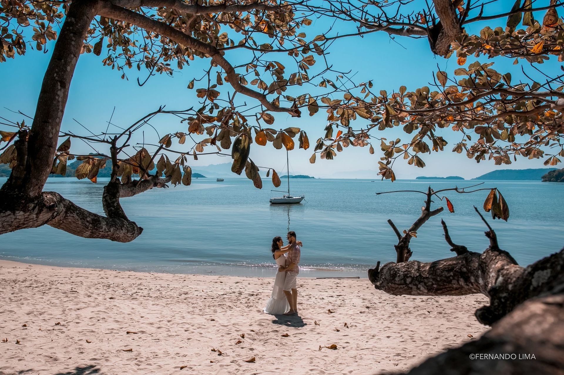 5 ideias de títulos:
1. Guia Completo: Casamento dos Sonhos em Paraty
2. Paraty: O Cenário Perfeito para o Seu Destination Wedding
3. Locais Incríveis para Casar em Paraty: Da Praia ao Casarão
4. Planejamento de Casamento em Paraty: Dicas e Custos
5. Fornecedores Essenciais para um Casamento Inesquecível em Paraty
