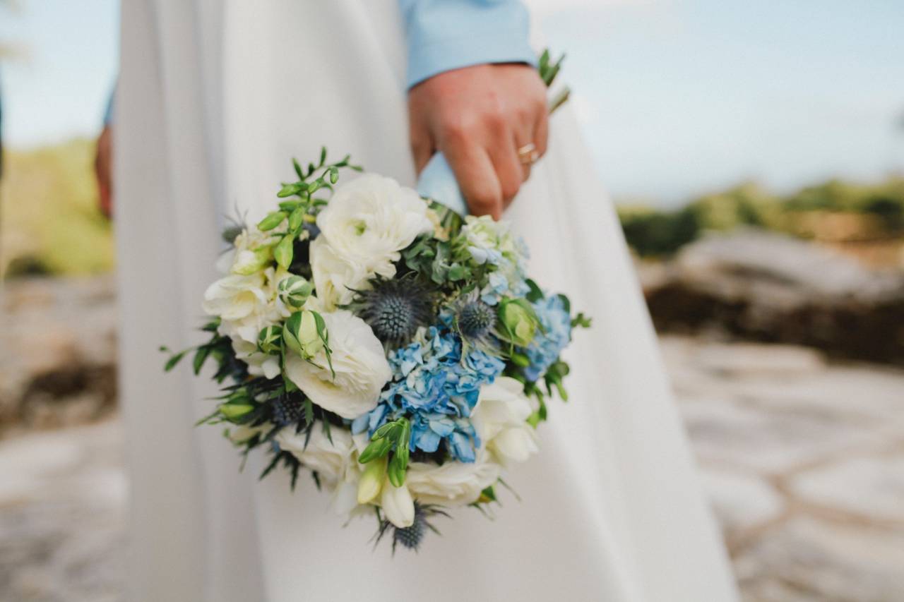 5 ideias de títulos:
1. Pedra Azul: O Cenário Perfeito para o Seu Casamento dos Sonhos
2. Guia Completo: Planejando seu Destination Wedding em Pedra Azul
3. Os Melhores Espaços para Casar em Pedra Azul: De Fazendas a Pousadas de Luxo
4. Dicas Essenciais para um Casamento Inesquecível em Pedra Azul
5. Casamento no Campo: Charmes e Vantagens de Escolher Pedra Azul