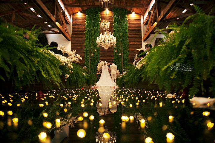 5 ideias de títulos:
1. Casamento Grande: Guia Completo de Planejamento e Orçamento
2. Os Melhores Espaços para Casamentos de Grande Porte no Brasil
3. Ideias Criativas para um Casamento Inesquecível com Muitos Convidados
4. Como Definir o Orçamento Ideal para seu Casamento Grande
5. Dicas Essenciais de Logística para Casamentos com Mais de 150 Convidados