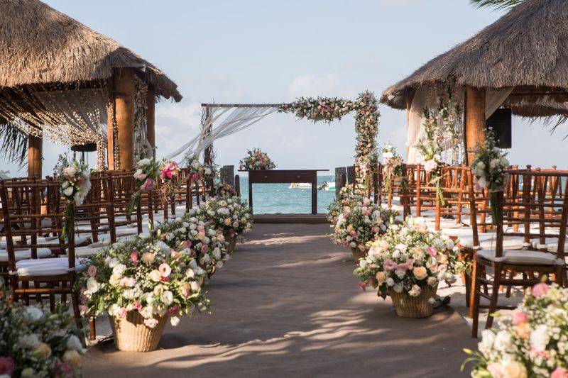 Fornecedores de Casamento na Praia dos Carneiros: Onde Encontrar os Melhores Profissionais