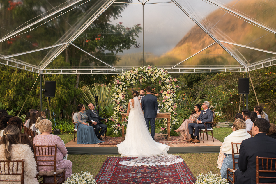 Como Planejar um Casamento Econômico na Serra: Dicas e Fornecedores