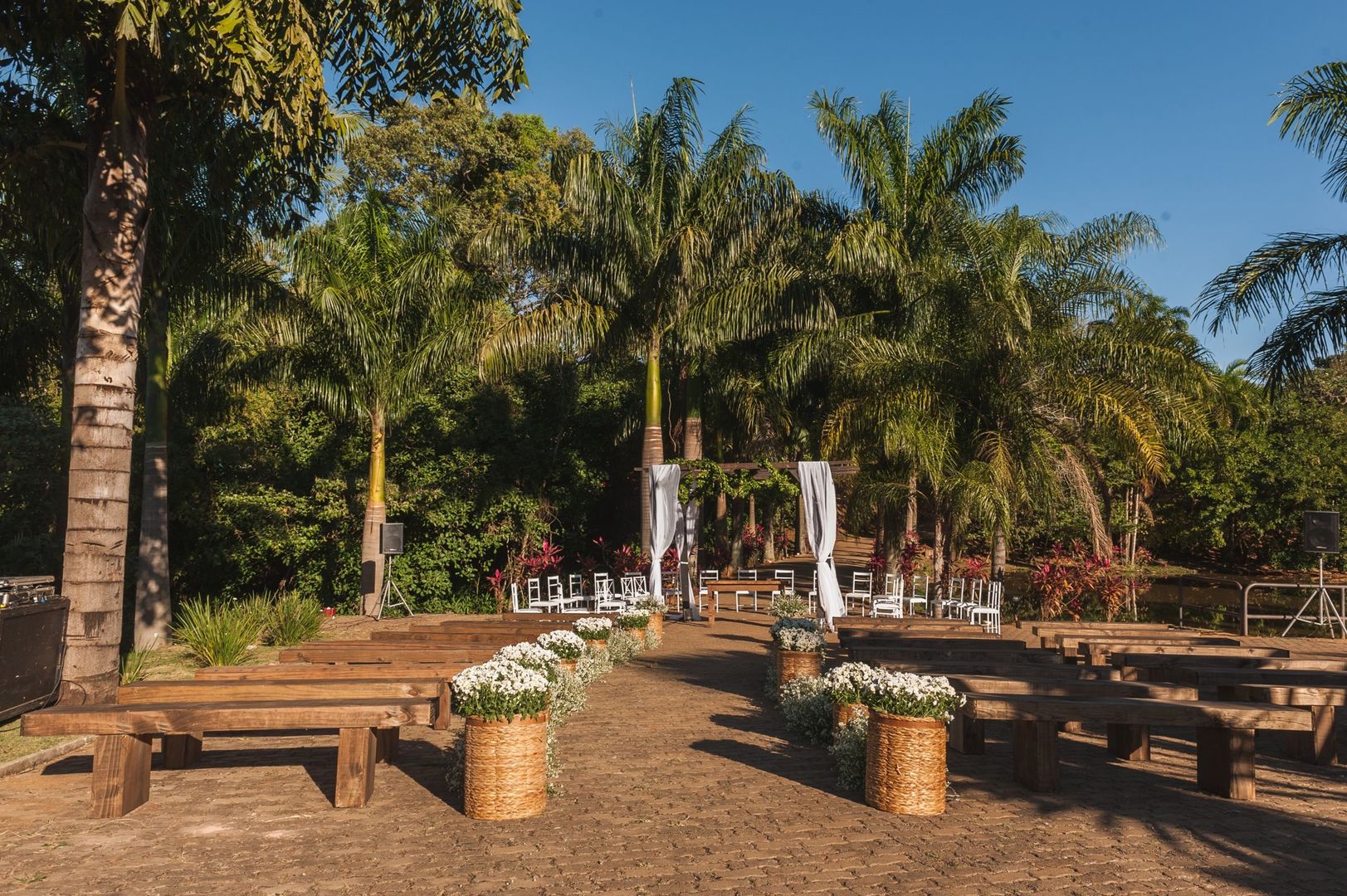 quanto custa um casamento no campo para 100 pessoas