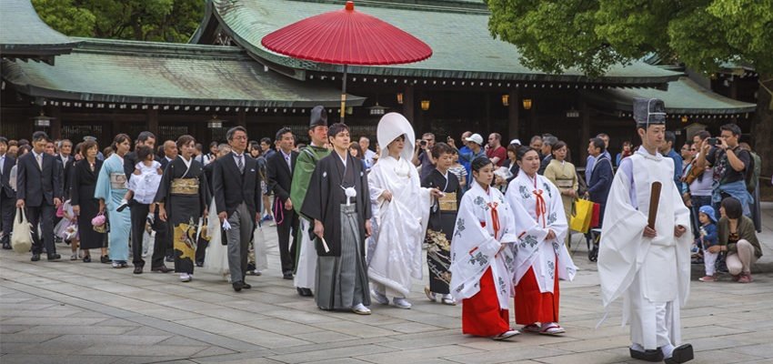 Etiqueta e Presentes: Como Funciona uma Festa de Casamento Japonesa (Kekkon Hiroen)
