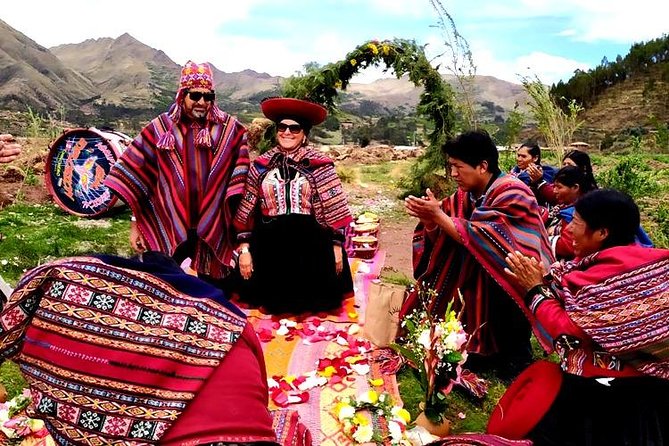 5 ideias de títulos:
1. Casamento Andino no Peru: Rituais e Significados
2. Planejando seu Destination Wedding em Cusco e Vale Sagrado
3. Documentação Essencial para Casamento Civil no Peru para Brasileiros
4. Lima: O Cenário Perfeito para Casamentos Urbanos de Luxo
5. Casamento Humanista no Peru: Uma Celebração Moderna e Personalizada