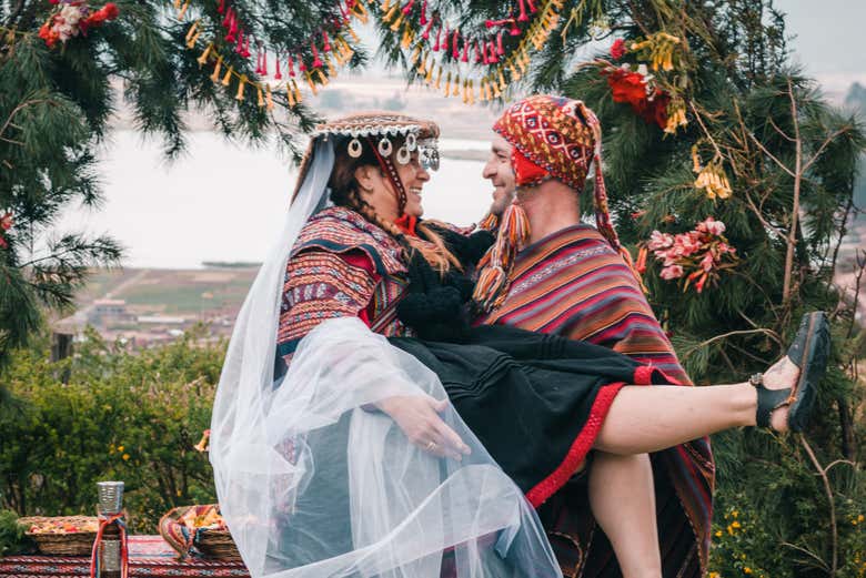 5 ideias de títulos:
1. Casamento Andino no Peru: Rituais e Significados
2. Planejando seu Destination Wedding em Cusco e Vale Sagrado
3. Documentação Essencial para Casamento Civil no Peru para Brasileiros
4. Lima: O Cenário Perfeito para Casamentos Urbanos de Luxo
5. Casamento Humanista no Peru: Uma Celebração Moderna e Personalizada
