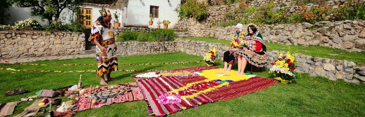 5 ideias de títulos:
1. Casamento Andino no Peru: Rituais e Significados
2. Planejando seu Destination Wedding em Cusco e Vale Sagrado
3. Documentação Essencial para Casamento Civil no Peru para Brasileiros
4. Lima: O Cenário Perfeito para Casamentos Urbanos de Luxo
5. Casamento Humanista no Peru: Uma Celebração Moderna e Personalizada