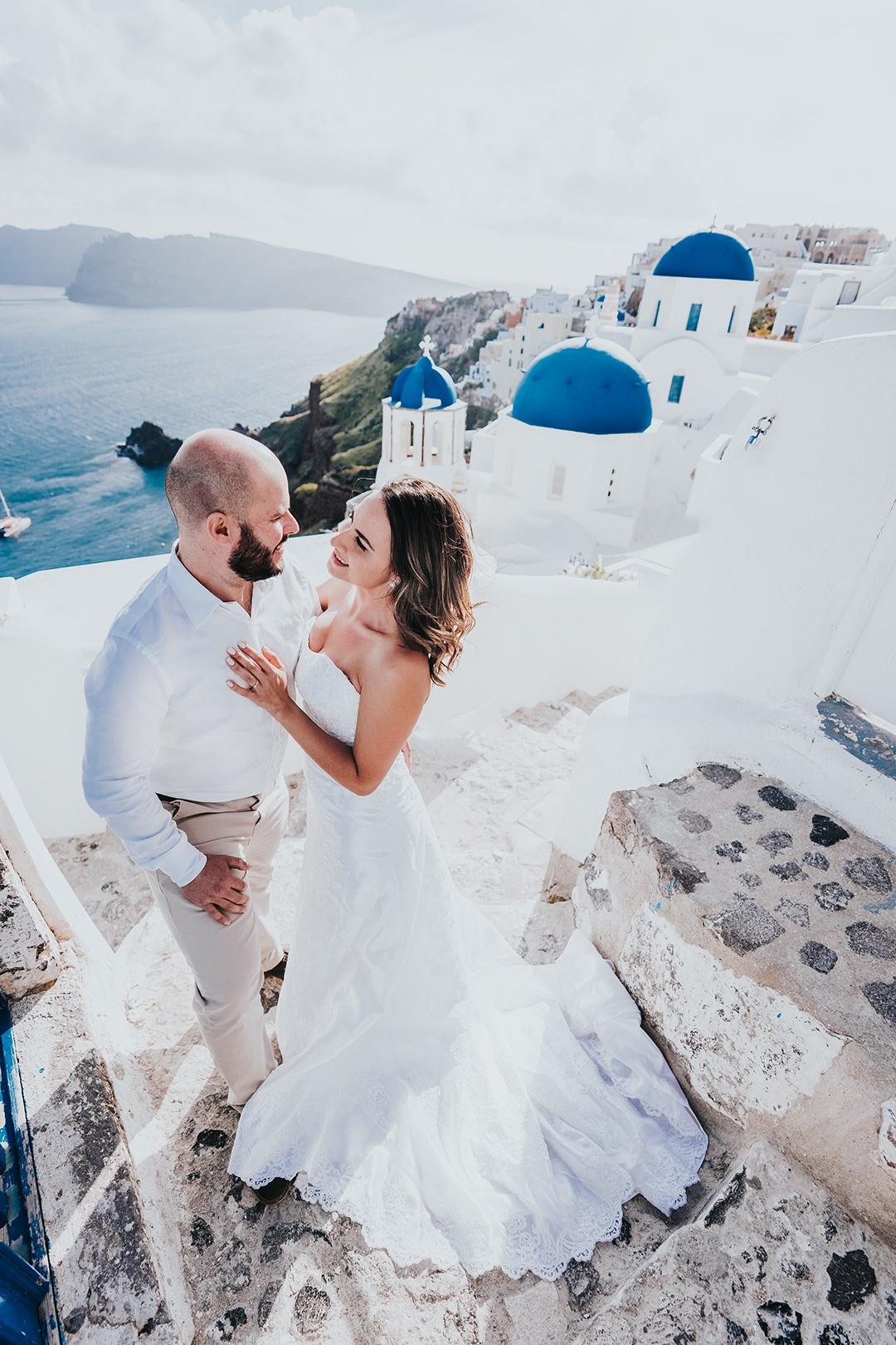 1. O Significado Profundo dos Rituais em Casamentos Gregos
2. Danças e Celebrações: A Alma da Festa de Casamento Grega
3. Casar em Santorini: Um Guia Completo para seu Destination Wedding
4. Koufeta e Quebra de Pratos: Tradições Gregas que Encantam
5. Documentação Essencial para Casamentos Civis na Grécia