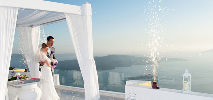 1. O Significado Profundo dos Rituais em Casamentos Gregos
2. Danças e Celebrações: A Alma da Festa de Casamento Grega
3. Casar em Santorini: Um Guia Completo para seu Destination Wedding
4. Koufeta e Quebra de Pratos: Tradições Gregas que Encantam
5. Documentação Essencial para Casamentos Civis na Grécia