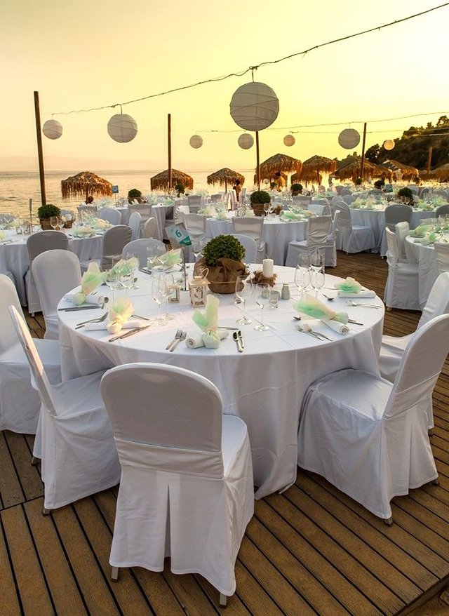 1. O Significado Profundo dos Rituais em Casamentos Gregos
2. Danças e Celebrações: A Alma da Festa de Casamento Grega
3. Casar em Santorini: Um Guia Completo para seu Destination Wedding
4. Koufeta e Quebra de Pratos: Tradições Gregas que Encantam
5. Documentação Essencial para Casamentos Civis na Grécia