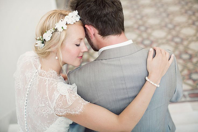 1. O Significado Profundo dos Rituais em Casamentos Gregos
2. Danças e Celebrações: A Alma da Festa de Casamento Grega
3. Casar em Santorini: Um Guia Completo para seu Destination Wedding
4. Koufeta e Quebra de Pratos: Tradições Gregas que Encantam
5. Documentação Essencial para Casamentos Civis na Grécia