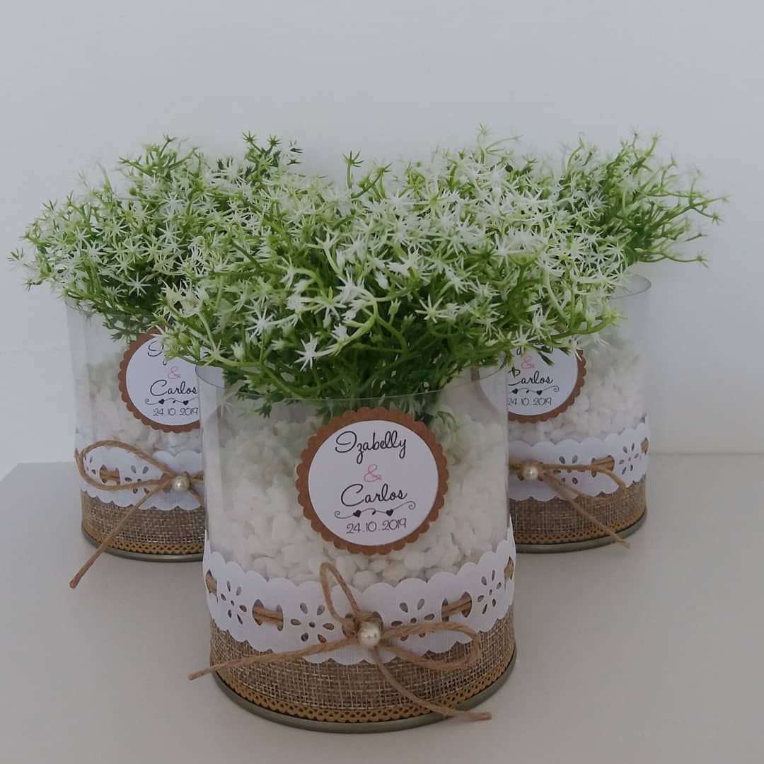 10 Ideias Criativas de Centros de Mesa DIY para Casamento Rústico