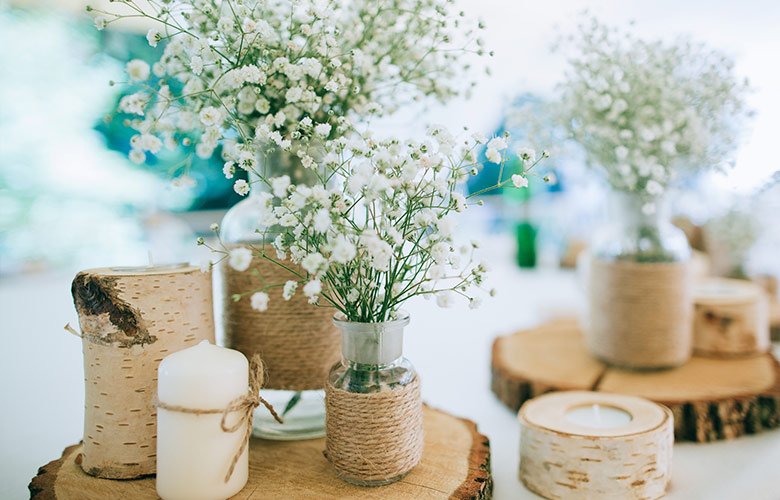 10 Ideias Criativas de Centros de Mesa DIY para Casamento Rústico