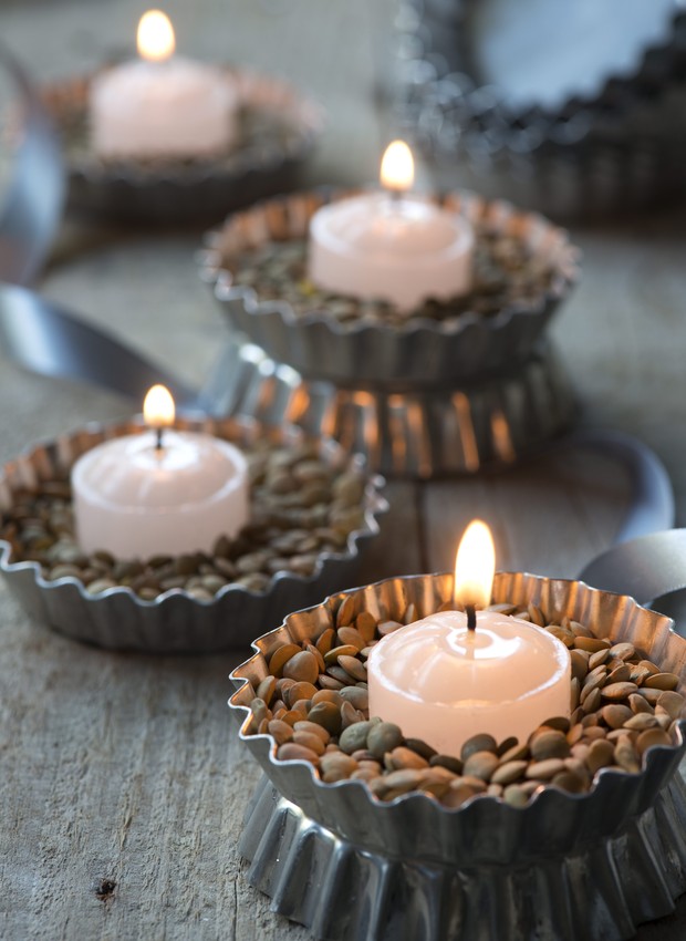 centro de mesa com velas vs. flores qual escolher