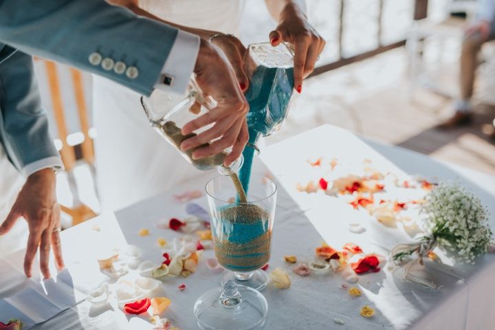 A História por Trás: As Origens da Cerimônia das Areias Pelo Mundo