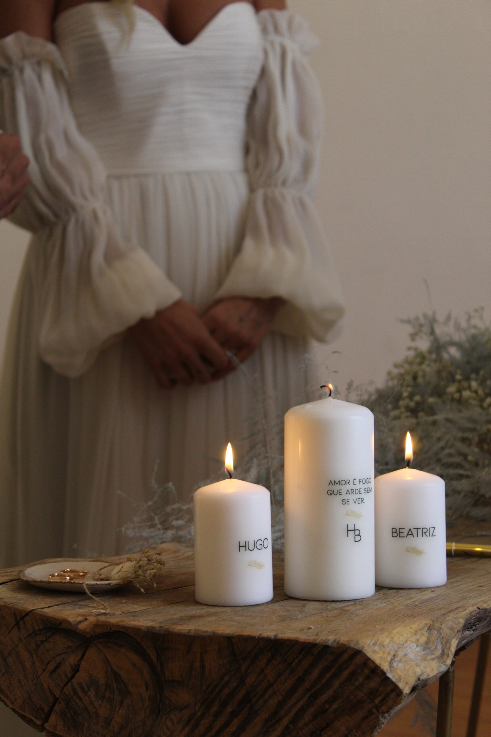 1. O que é a Cerimônia das Velas e como realizá-la no seu casamento.
2. Significados profundos por trás da Cerimônia da Luz.
3. Adaptações da Cerimônia das Velas para diferentes tipos de celebração.
4. A Cerimônia das Velas em contextos não matrimoniais: BPW Brasil e despedidas.
5. Dicas para escolher as velas perfeitas para o seu ritual.