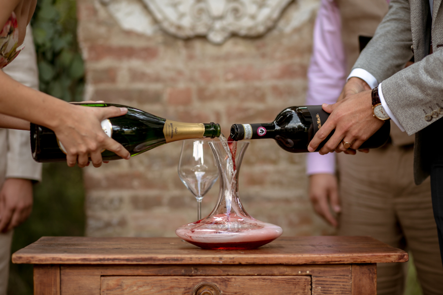 Além do Vinho: Outros Rituais Simbólicos para Casamentos Modernos