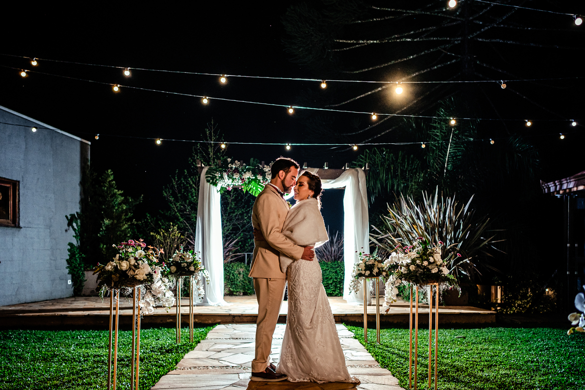 Casamento ao ar livre: dicas para lidar com imprevistos climáticos