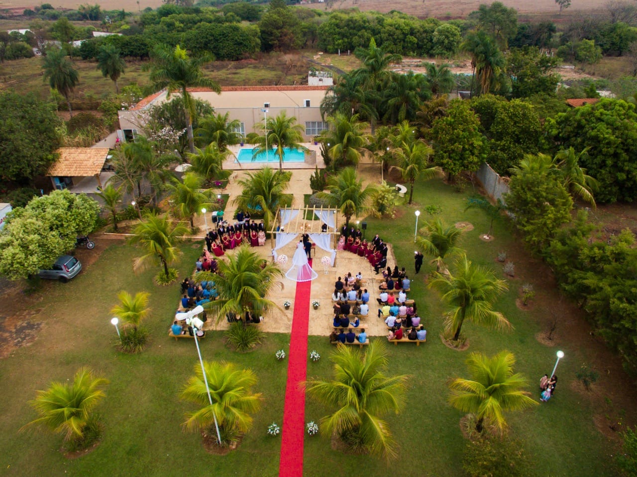 Decoração rústica para casamento em chácara: ideias e tendências