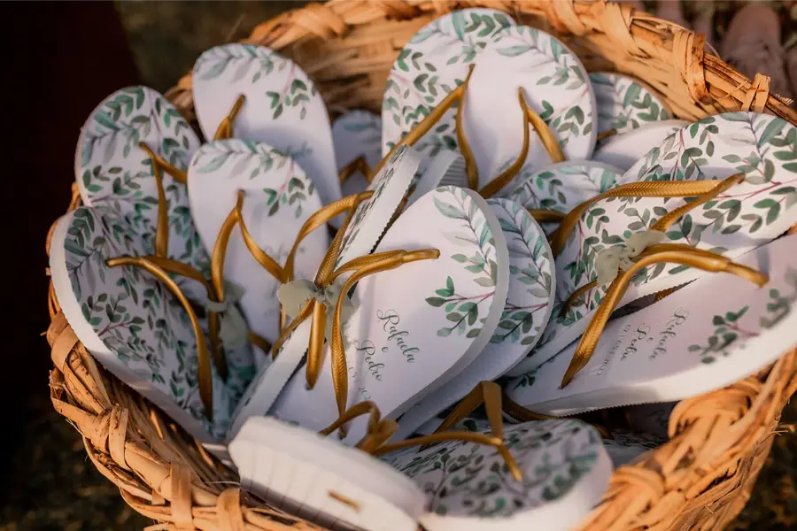 chinelo de borracha personalizado casamento