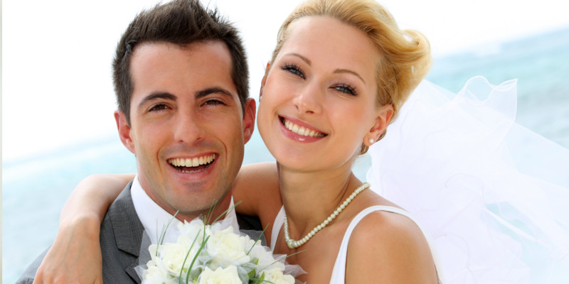 Dieta Pós-Clareamento: O Que Comer e Evitar para Manter o Sorriso Branco no Casamento