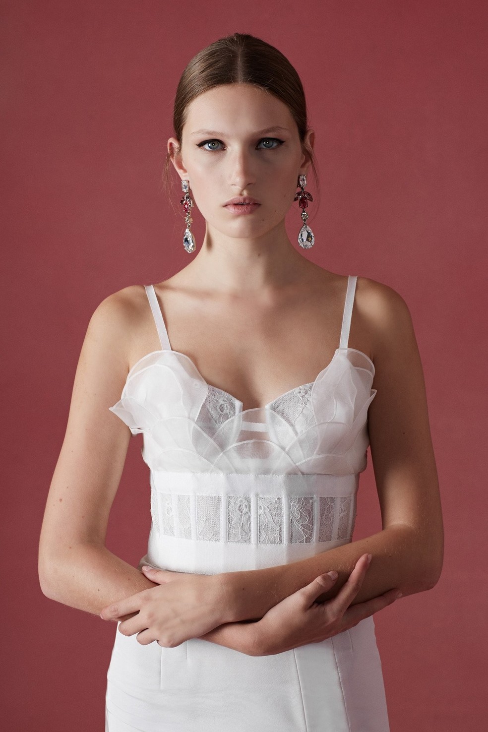 sapatos e maquiagem para vestido de noiva dourado