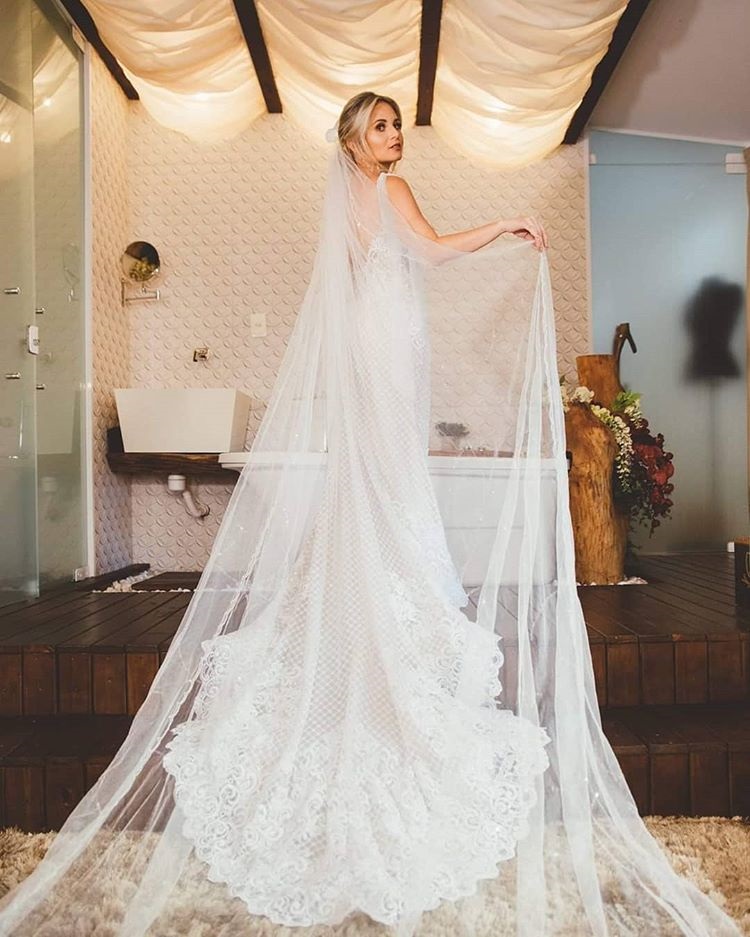 ideias véu longo vestido noiva dourado
