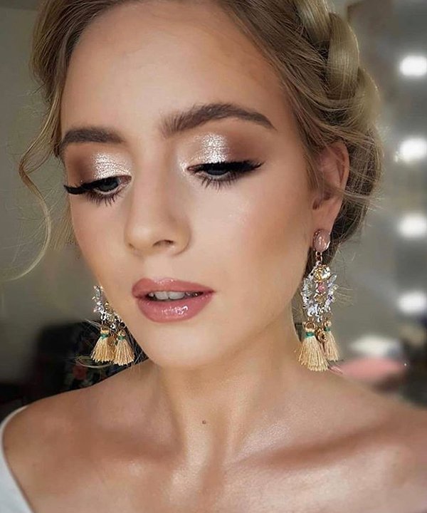 como escolher a maquiagem perfeita para vestido de noiva dourado