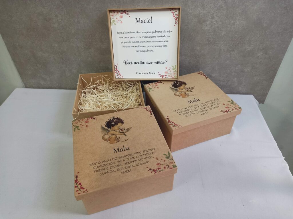 O Que Colocar na Caixinha de Convite para Padrinhos de Batismo?