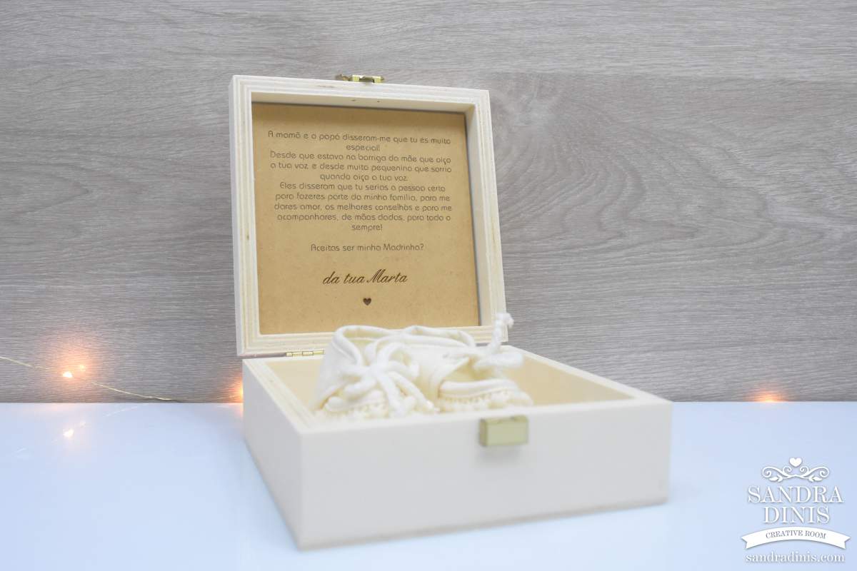 DIY: Como Personalizar Sua Caixa Convite para Padrinhos Economizando