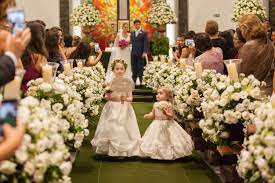 Guia Completo de Trajes para Daminhas e Pajens: Do Clássico ao Moderno