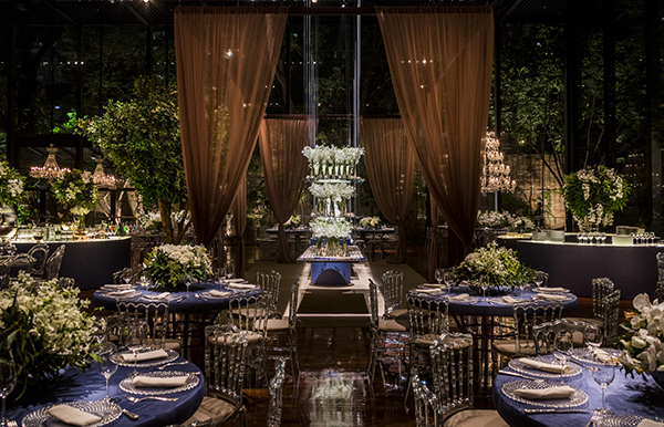 Azul Marinho e Dourado: A Combinação Perfeita para Casamentos Luxuosos