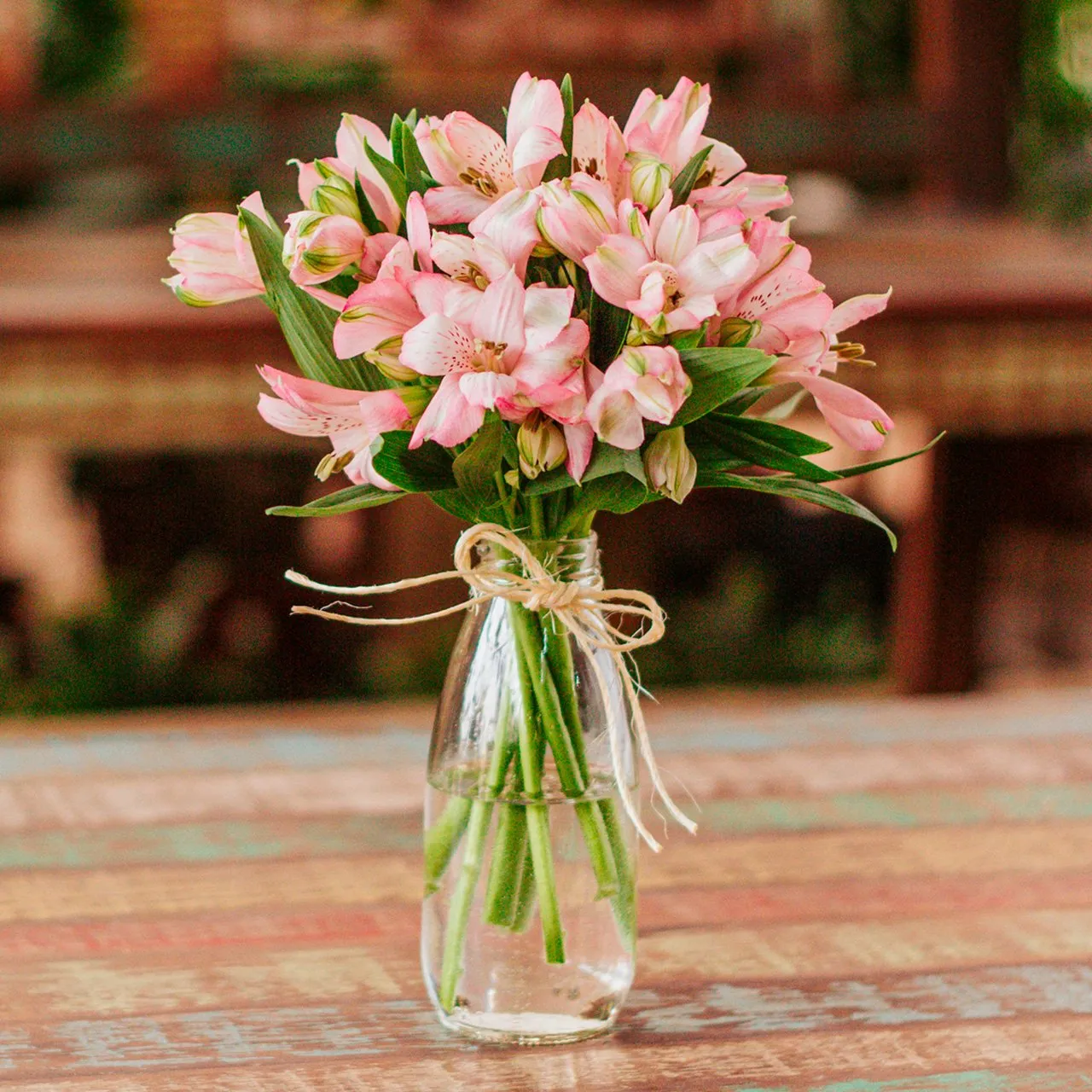 Guia Completo: Como Montar Arranjos de Astromélias em Casa