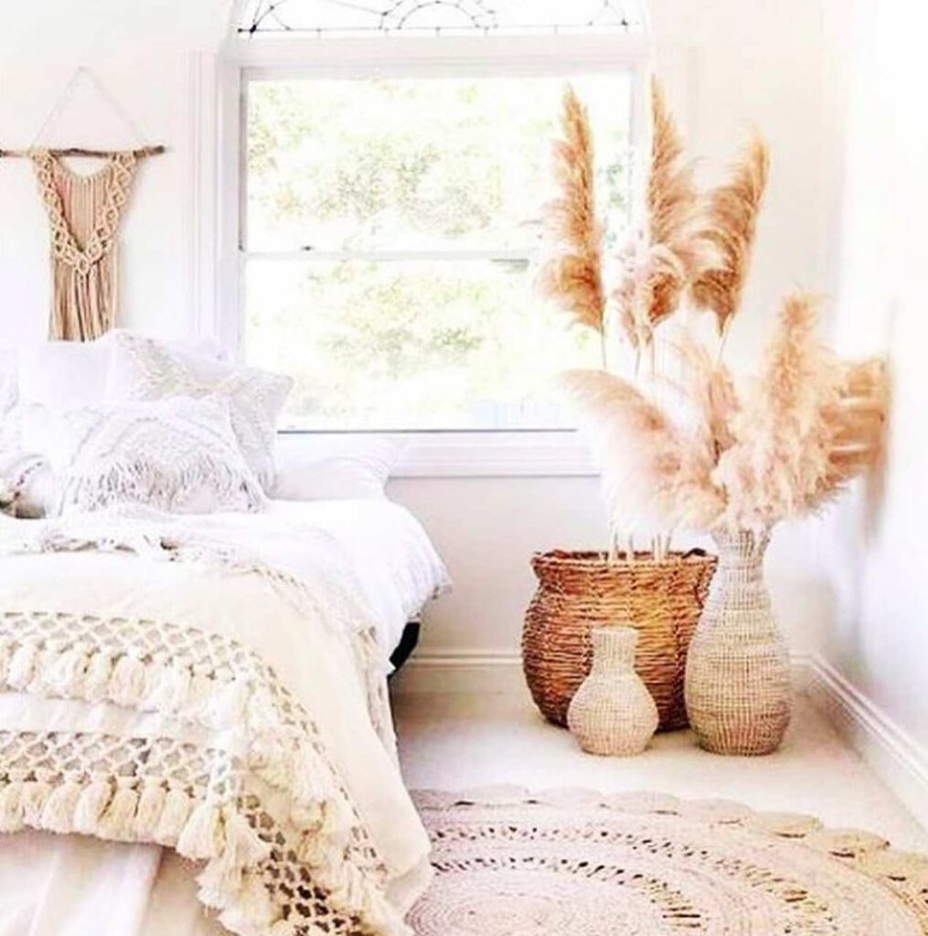 5 ideias de títulos:
1. Capim dos Pampas: O Guia Completo para uma Decoração Boho Chic
2. Transforme sua Casa: Como Usar Capim dos Pampas em Cada Cômodo
3. Dicas Essenciais: Conservação e Manutenção do seu Capim dos Pampas
4. Onde Comprar Capim dos Pampas: Melhores Lojas e Preços
5. Capim dos Pampas em Casamentos: Inspirações e Tendências