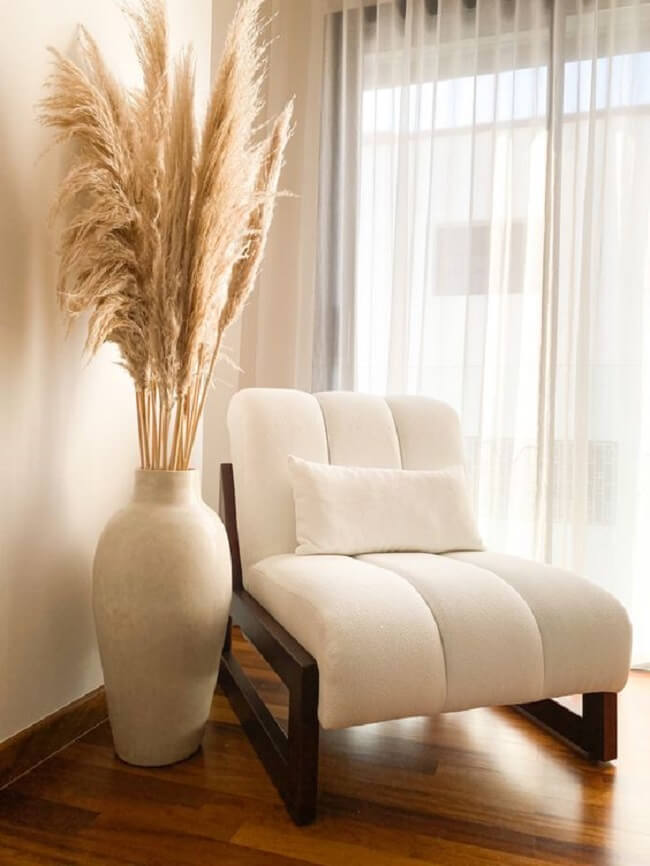 5 ideias de títulos:
1. Capim dos Pampas: O Guia Completo para uma Decoração Boho Chic
2. Transforme sua Casa: Como Usar Capim dos Pampas em Cada Cômodo
3. Dicas Essenciais: Conservação e Manutenção do seu Capim dos Pampas
4. Onde Comprar Capim dos Pampas: Melhores Lojas e Preços
5. Capim dos Pampas em Casamentos: Inspirações e Tendências