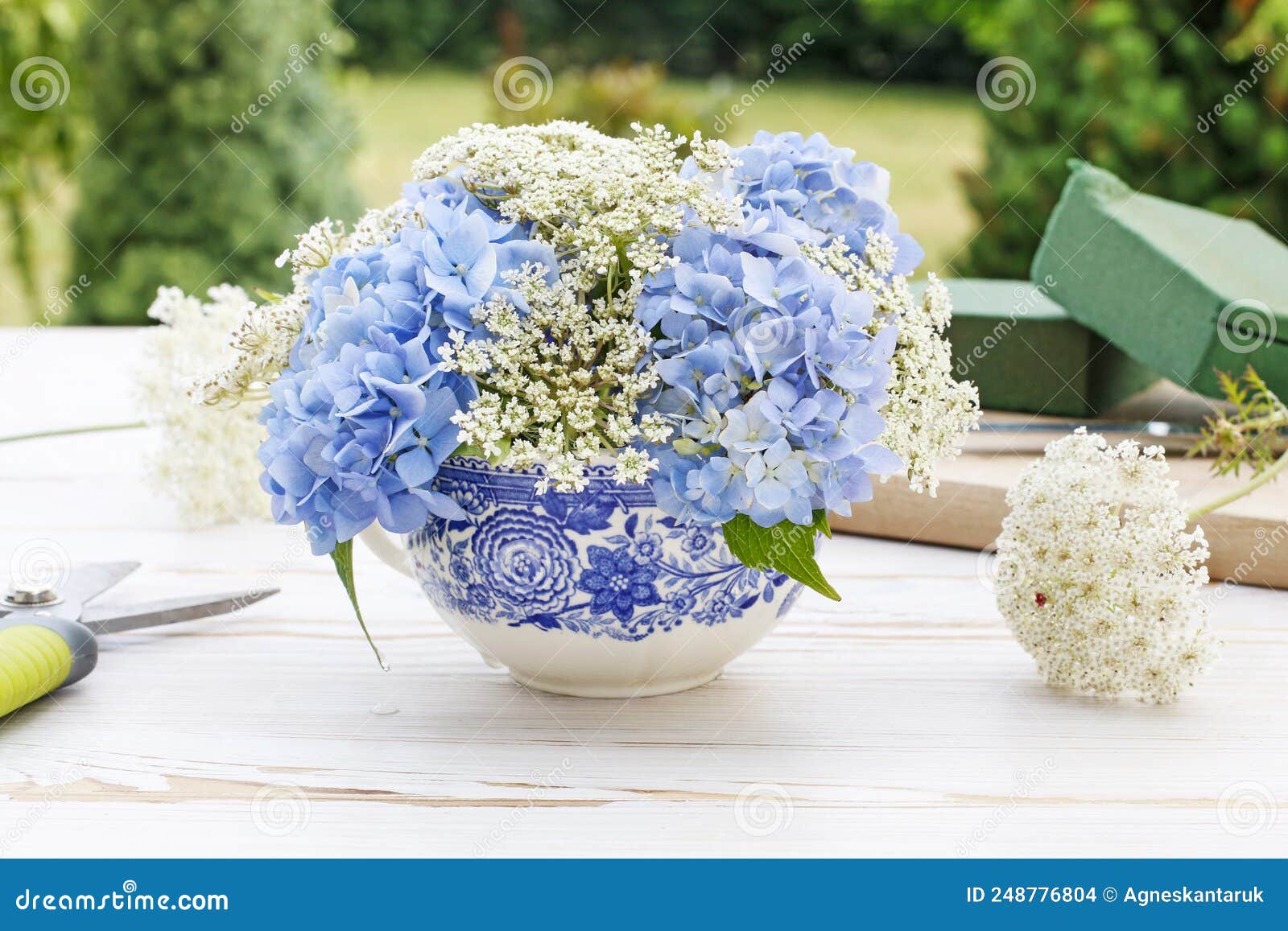 decoracao com hortensias para sala