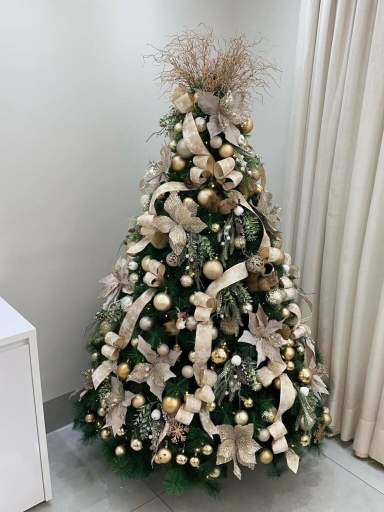 decoracao com toques de dourado