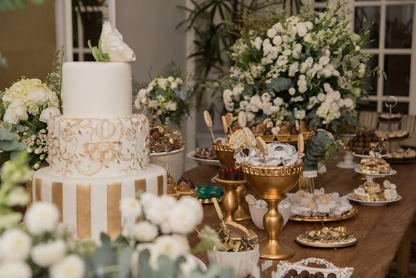 decoracao com toques de dourado