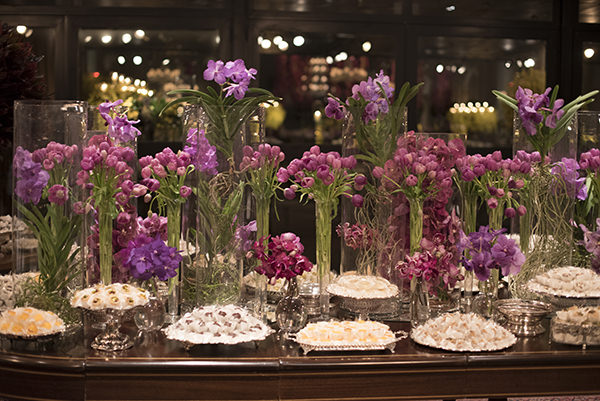 ideias de decoração com tulipas para festa de 15 anos