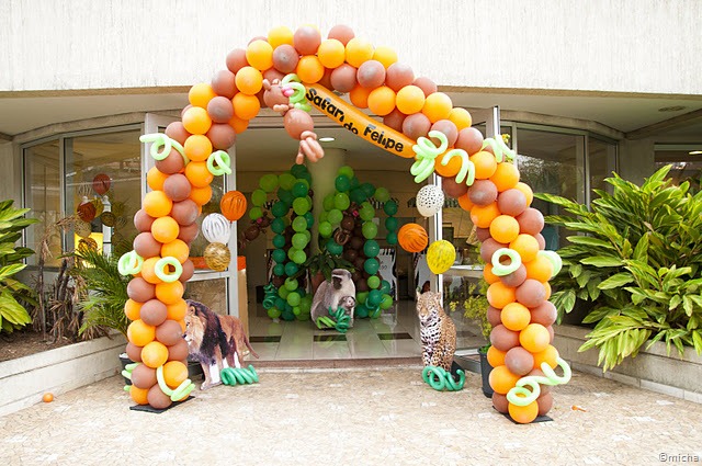 decoracao da entrada da festa