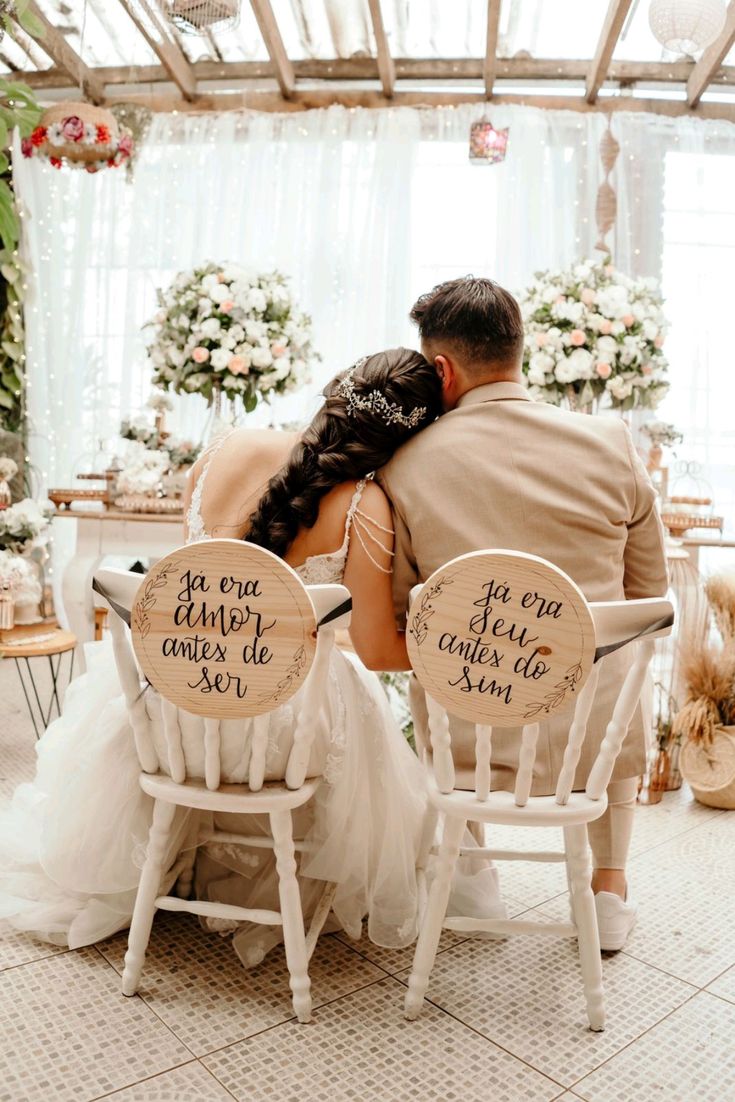 como decorar cadeiras de plástico para casamento