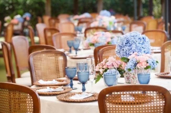 A Tradição do 'Something Blue': Incluindo o Azul no Seu Casamento com Estilo