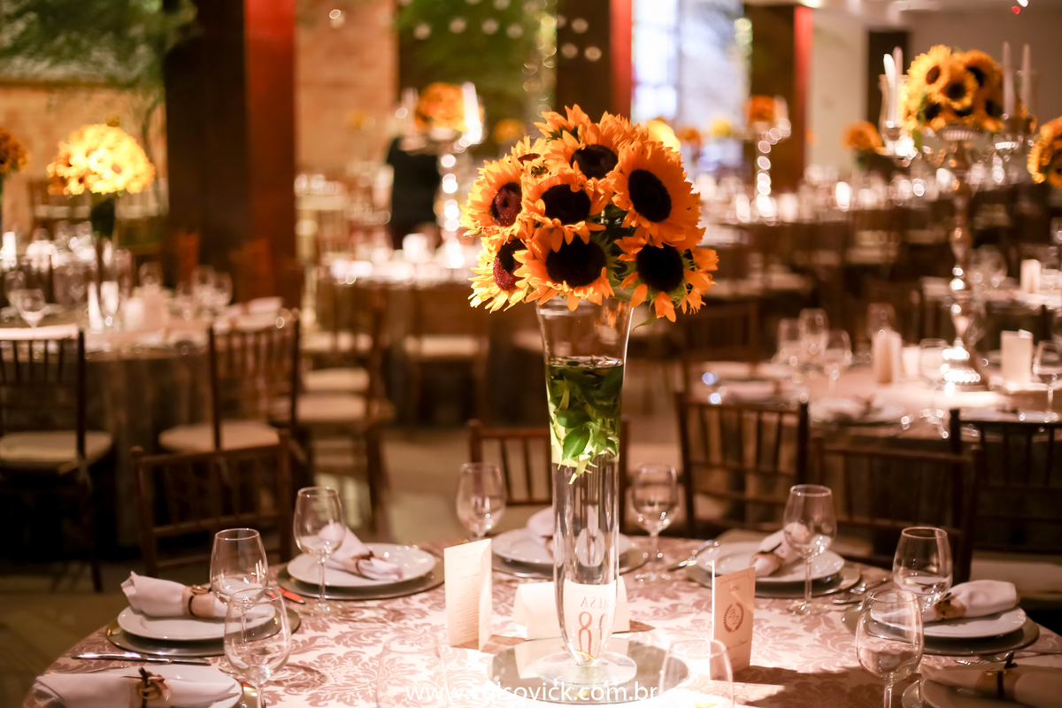 Paleta de Cores Perfeita para Casamento com Girassóis