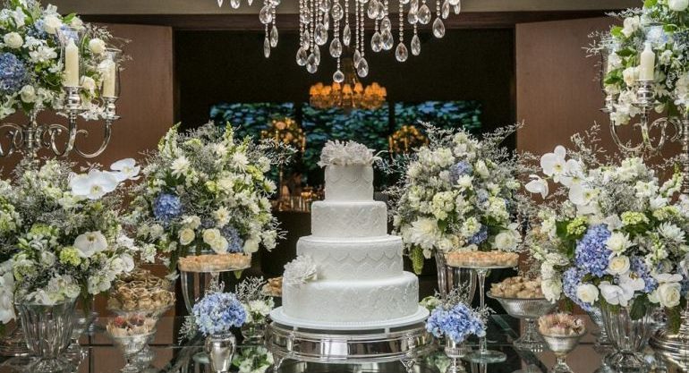 decoração de casamento azul escuro