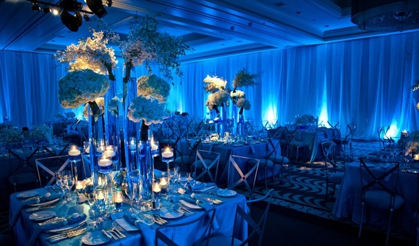 decoração de casamento azul royal
